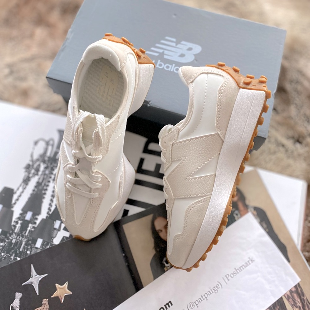 New Balance 327 Sneakers - Picture 4 of 13